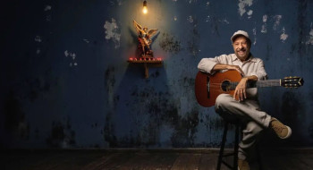 Cantor e compositor João Bosco completa 80 anos