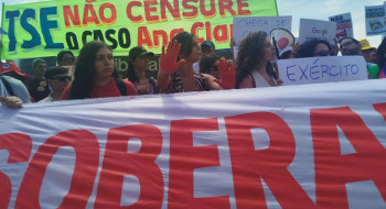 Caso Ana Clara: ativistas protestam no TSE contra decisão de Mendonça