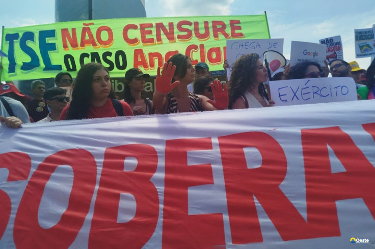 Caso Ana Clara: ativistas protestam no TSE contra decisão de Mendonça