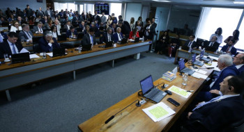 CCJ do Senado rejeita PEC da Blindagem por unanimidade