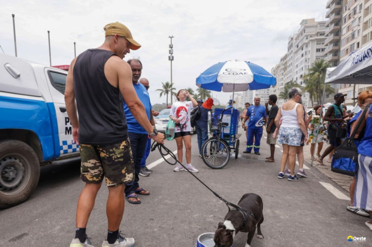 Cedae distribui água para hidratação no Rio
