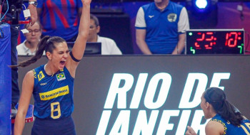 Central Julia Kudiess é eleita a 5ª melhor jogadora do vôlei mundial