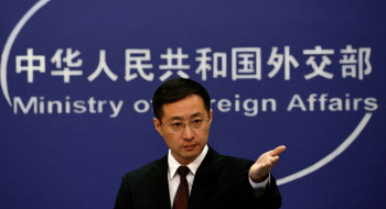 China diz que interceptação de navios pelos EUA é "violação grave"