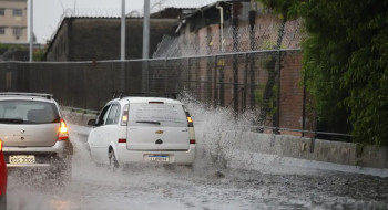 Chuvas no Rio de Janeiro deixam um morto em Angra dos Reis