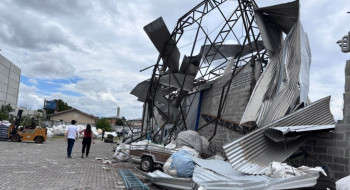 Cidade do Paraná é atingida por ventos fortes de até 180 km/h