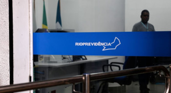 Cláudio Castro exonera presidente da Rioprovidência