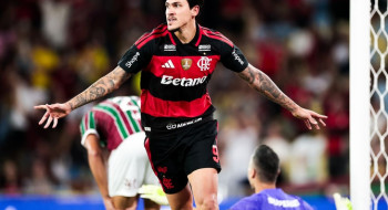 Com dois gols de Pedro, Flamengo vence Fluminense pelo Brasileirão
