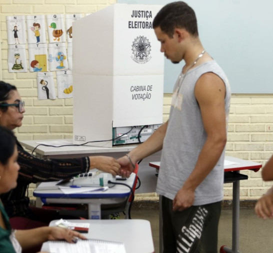 Com envelhecimento da população, eleitorado jovem recua 22% em 16 anos