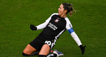 Com gol de Gabi Zanotti, Corinthians vai à final da Copa das Campeãs