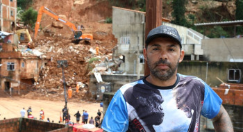 Com medo de novo deslizamento em MG, pedreiro cobra moradia digna