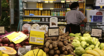 Comissão adia votação da PEC que reduz jornada para 40h e mantém 6x1