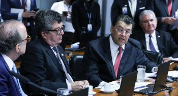 Comissão do Senado aprova aumento da taxação de fintechs e bets