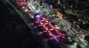 Comlurb recolhe 1,2 toneladas de lixo das praias do Rio no réveillon