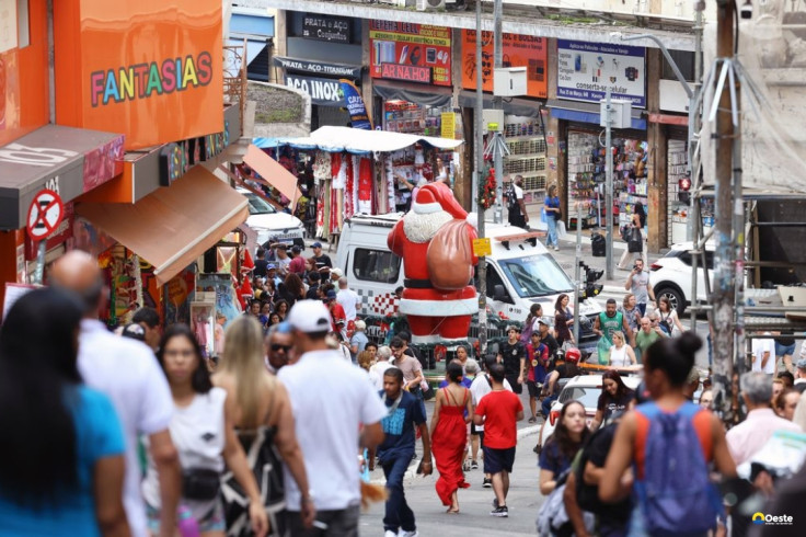 Compras de última hora agitam comércio popular em São Paulo
