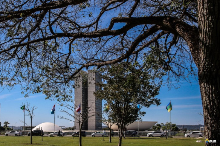 Congresso aumenta punição a crimes sexuais online contra crianças