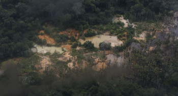 Congresso tem 2 anos para autorizar indígenas explorar mineração legal