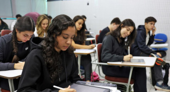 Conheça as regras para a prova de redação do Enem 2025 no domingo