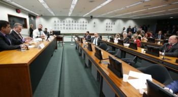 Conselho de Ética da Câmara instaura processo contra Eduardo Bolsonaro