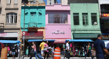 Consumo das famílias compensa juros e leva desemprego ao menor nível