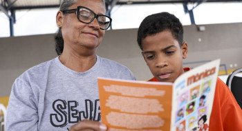 Convívio entre gerações é receita contra etarismo, aponta especialista