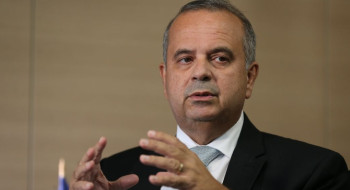 Coordenador de campanha se diz surpreso com fuga de Flávio
