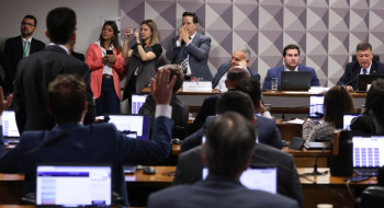 CPMI do INSS aprova convocação de cunhado e ex-namorada de Vorcaro