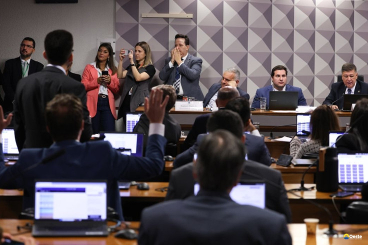 CPMI do INSS aprova convocação de cunhado e ex-namorada de Vorcaro