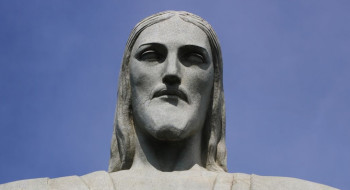 Cristo será iluminado em campanha de combate à violência de gênero