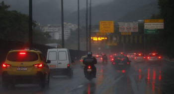 Defesa Civil do RJ alerta para chuvas intensas no estado até segunda