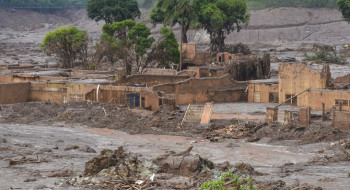 Desastre de Mariana completa 10 anos e moradores ainda buscam justiça