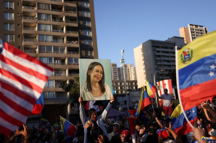 Descartada por Trump, Corina ataca Delcy e promete voltar à Venezuela