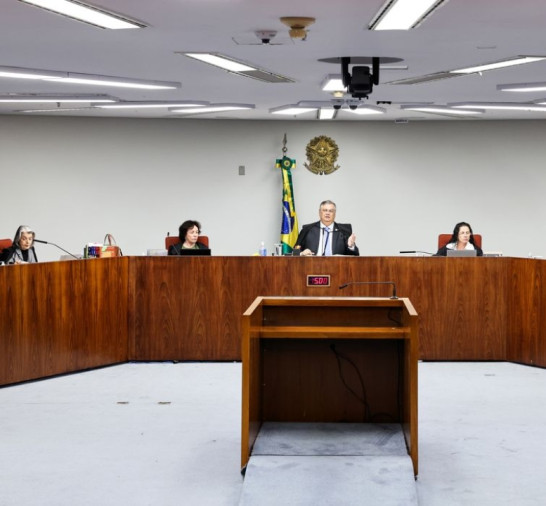 Dino e Moraes defendem rediscutir dispensa de diploma para jornalista