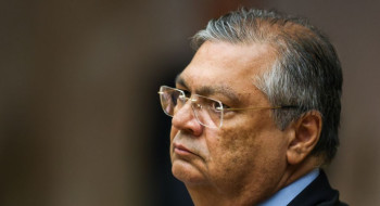 Dino suspende decisão da CPMI do INSS que quebrou sigilos de Lulinha