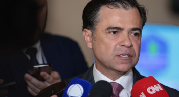 Diretor da Aneel critica Enel por tentar suspender processo