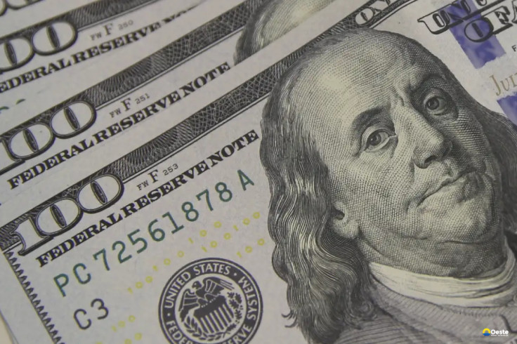 Dólar cai ao menor nível em quase dois meses, com alívio externo