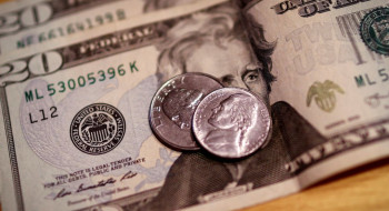 Dólar cai para R$ 5,37 com redução de preocupações com Venezuela