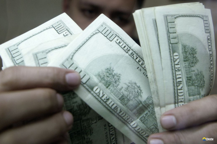 Dólar fecha estável, mas acumula queda de 1,82% em julho