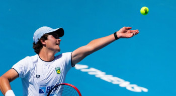 Dores lombares tiram João Fonseca de mais um torneio na Austrália