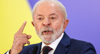 É possível negociar sem guerra, diz Lula sobre EUA e Venezuela