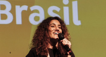 EBC: Antonia Pellegrino recebe Prêmio Amigos do Cinema Infantil