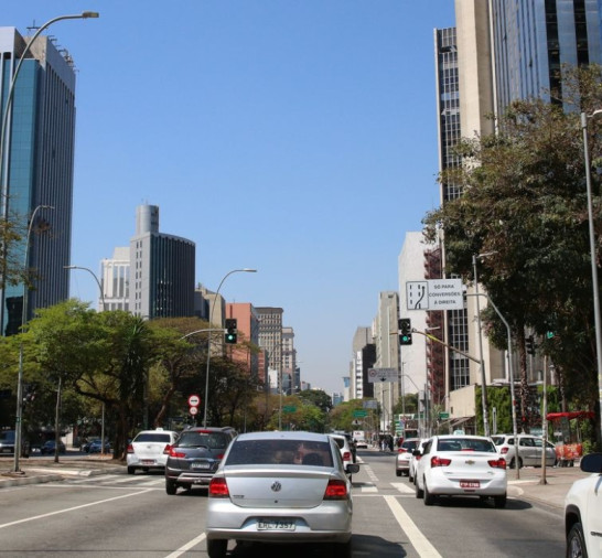 Economistas propõem taxar ricos em vez de cortar gastos sociais
