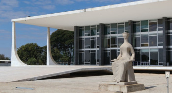 Em carta de próprio punho, Martins pede a Moraes volta de advogados