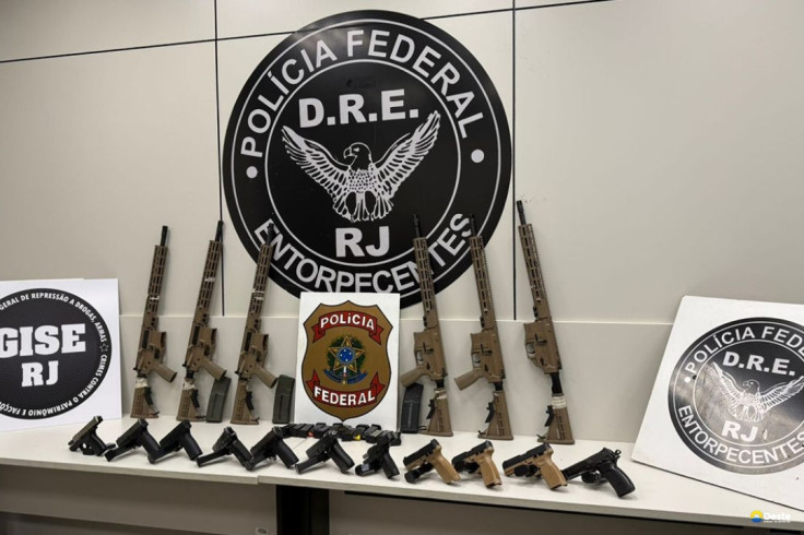 Em duas ações na Via Dutra, PF apreende 10 fuzis e 12 pistolas