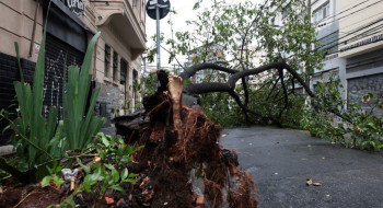 Em Embu-Guaçu, em SP, apagão deixa 61% dos moradores sem luz