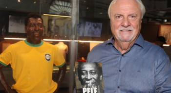 Em livro, melhor amigo afirma que “melhor Pelé” esteve fora de campo