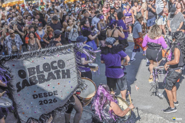 Em SP, bloco mistura clássicos do Black Sabbath com ritmos brasileiros