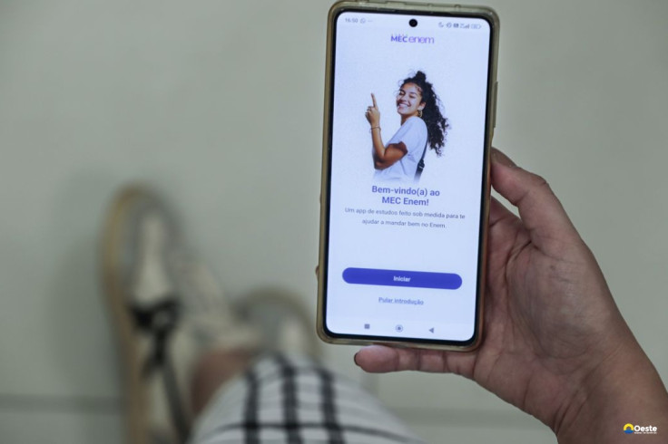 Enem: aplicativo do MEC traz simulados e correção de redações