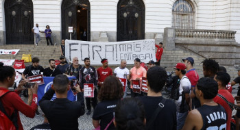 Entregadores protestam contra modalidade nova de trabalho do iFood