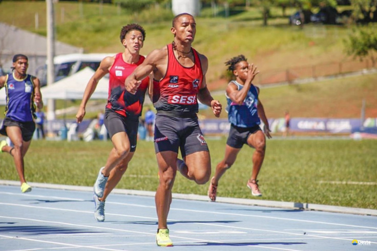 Erik Cardoso supera recorde nos 100 m, mas não tem marca homologada