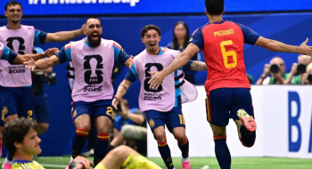 Espanha vai à semifinal e frustra sonho belga; Merino decide outra vez